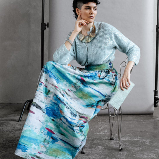 Close-up of Ocean Skirt print and gathered waistband 