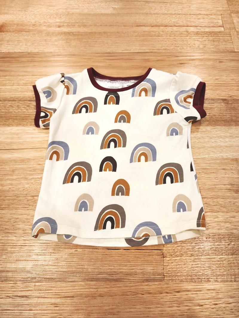 Kids puff sleeve tee in Rainbows print, organic cotton Front
