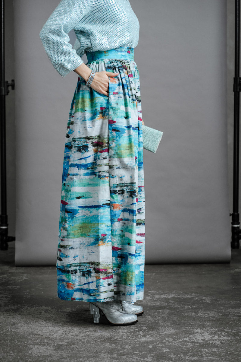 Side view showing volume and movement of the Ocean Skirt